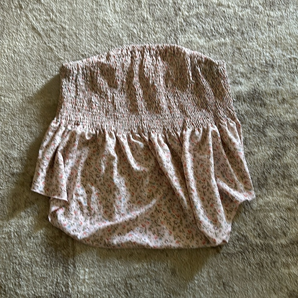 Flowy sleeveless top​